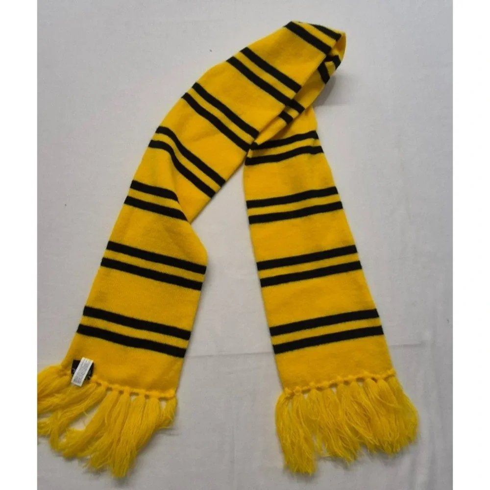 Harry Potter yellow and‎ black Hufflepuff tight knit scarf